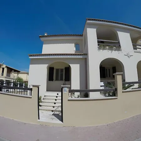 Villa In Un Piccolo Paradiso
