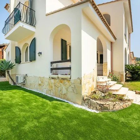 Villa In Un Piccolo Paradiso